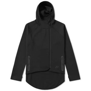 Nike Tech Fleece Cape